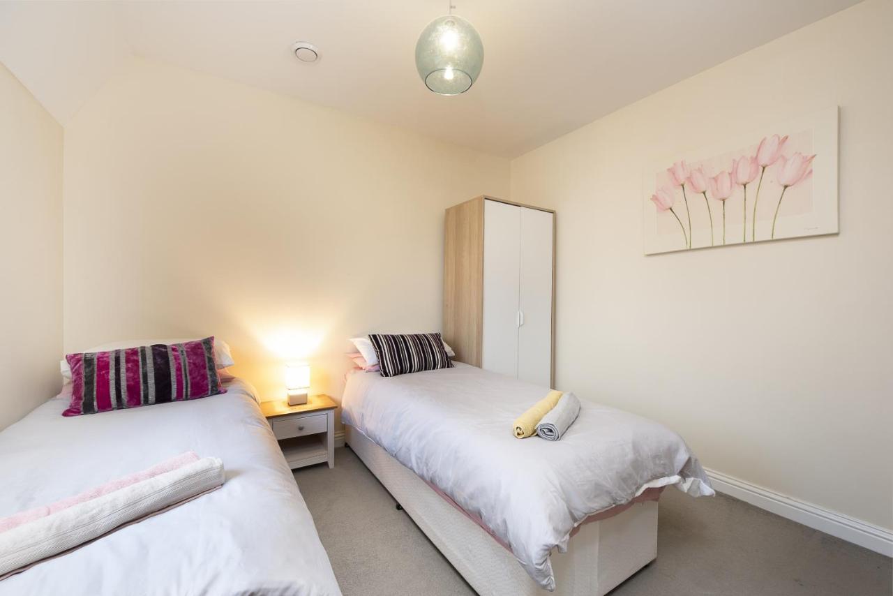 Inaras Place Aylesbury  Zewnętrze zdjęcie